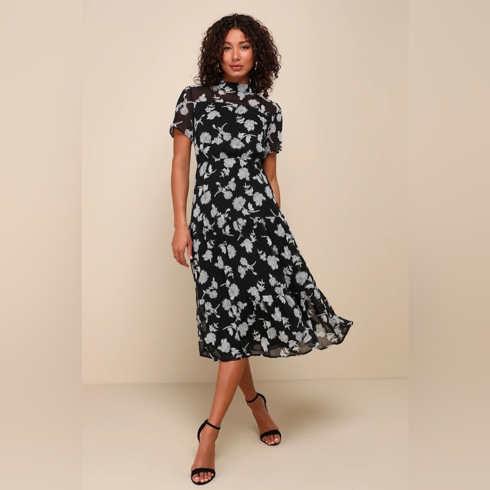 Lulus Formal Black Floral Chiffon Mock Neck Short Sleeve Midi Dress size S
